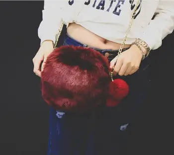 Plyšové žena 2022 nové zimné aktovka plyšové reťazca taška ženské vlasy loptu jediný ramenný mini taška kórejská verzia