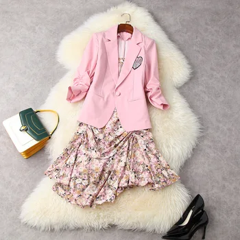 Európske a Americké dámske oblečenie na leto 2021 Ružový kabát s tri-štvrtiny rukávy Condole pás šaty Módne dvoch-dielny